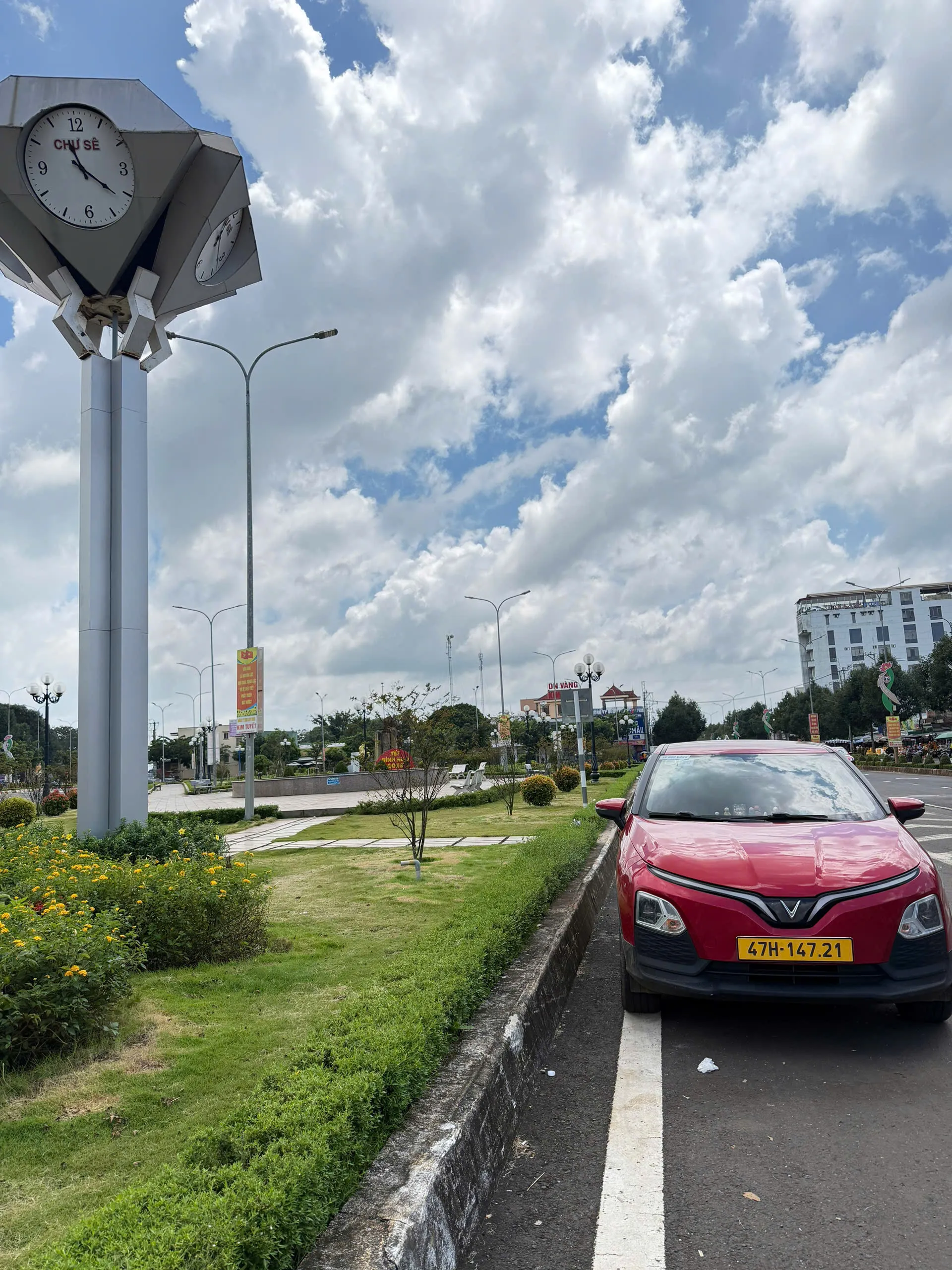 Taxi điện ea phê chở khách đi Chư Sê