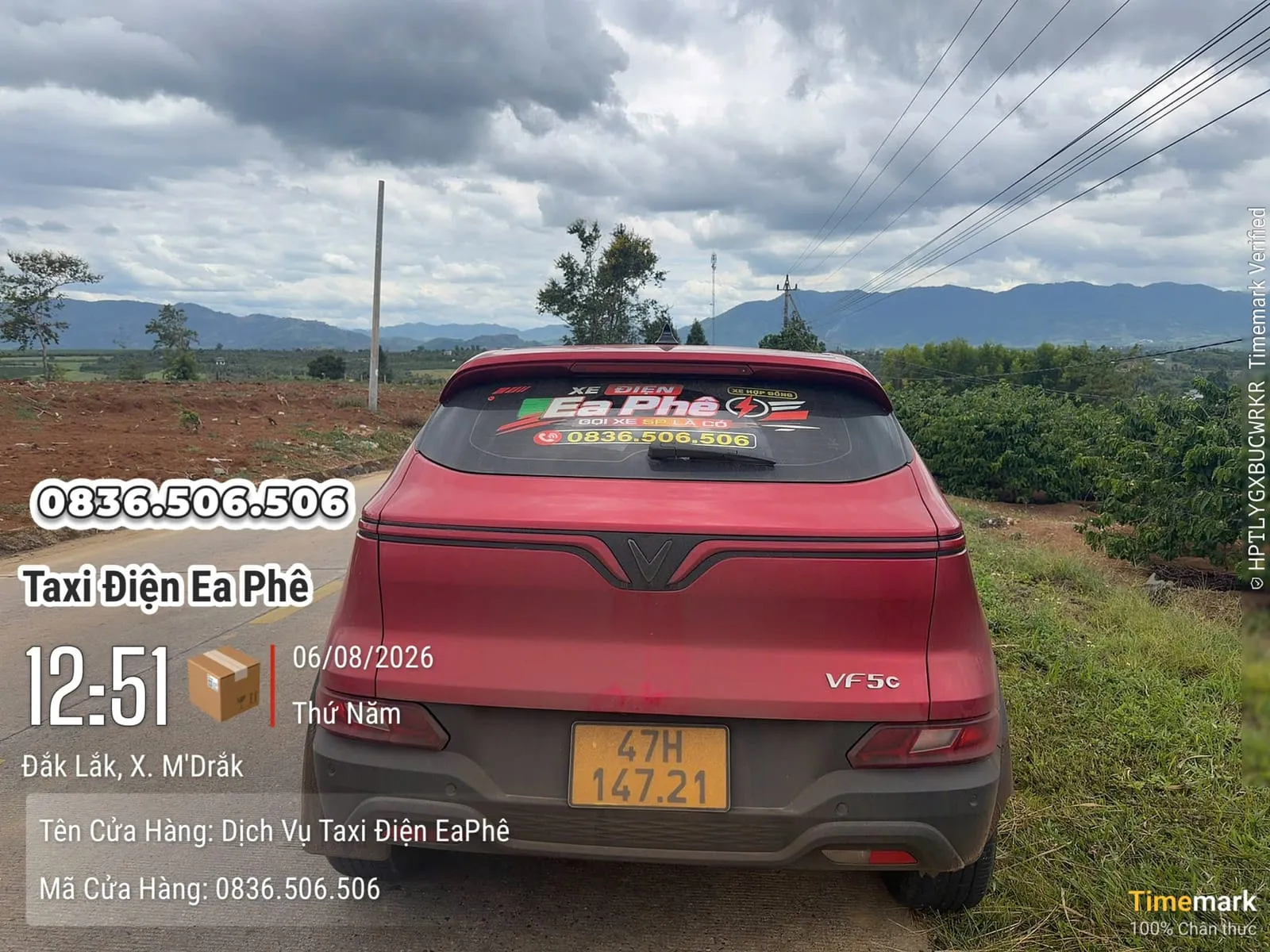 Xe taxi điện trên đường qua huyện M’Drắk
